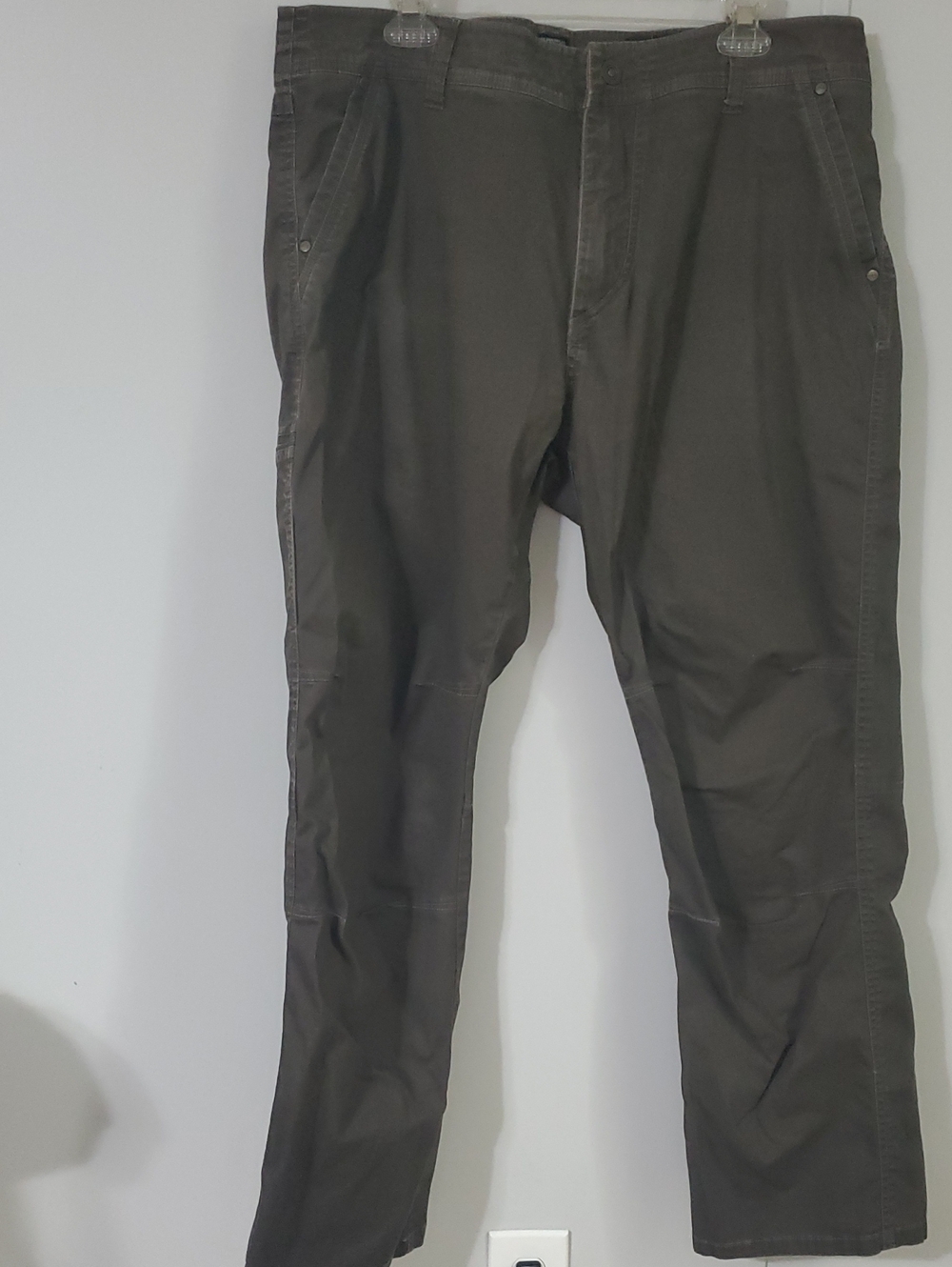 Kuhl Men's Olive Green 'Born In The Mtns'..38X30 Like New